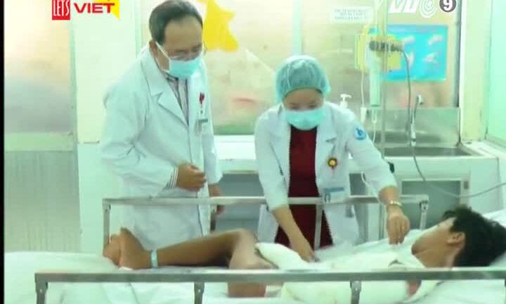 Dùng xăng hun chuột, thiếu niên 14 tuổi bỏng nguy kịch