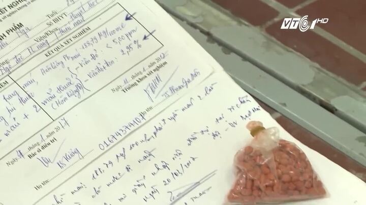 Chữa đau khớp bằng thuốc nam, cô gái bị liệt tứ chi