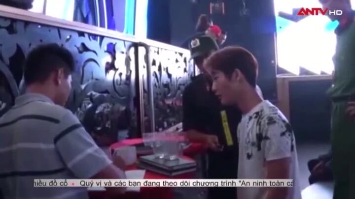 Đột kích quán bar, bắt quả tang hàng loạt dân chơi thác loạn với ma túy
