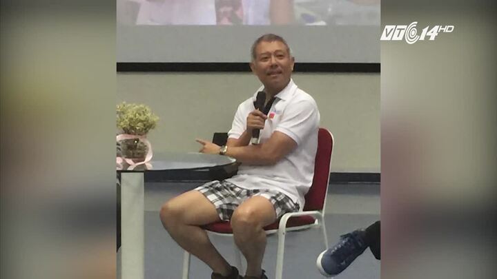 Tranh cãi chuyện giáo sư đại học mặc quần đùi lên lớp