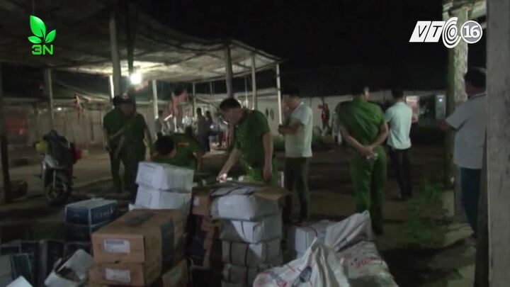 Hà Tĩnh: Phát hiện gần 1,2 tấn thực phẩm hết hạn sử dụng, bốc mùi hôi thối trong kho hợp tác xã