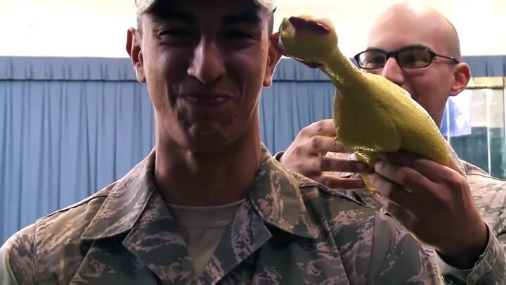 Bài kiểm tra 'ác mộng' của lính gác danh dự Mỹ khiến dân mạng phì cười