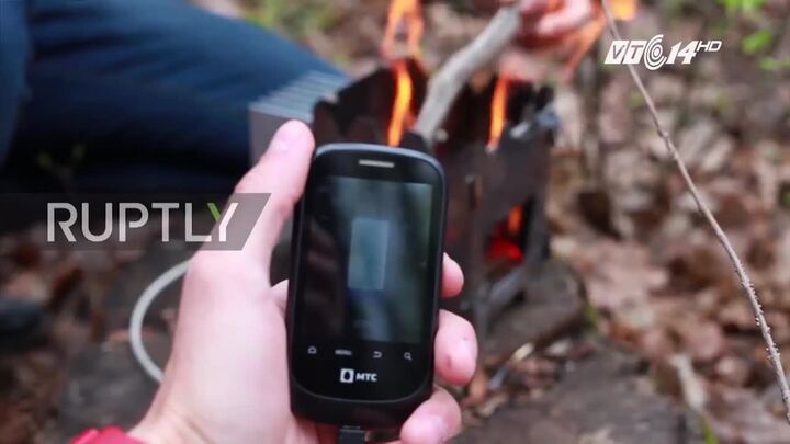 Phát minh mới: Sạc pin điện thoại thông minh bằng lửa