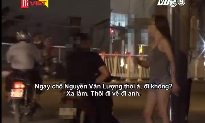 Gạ vào nhà nghỉ quen không thành, gái bán dâm thẳng thừng đuổi khách