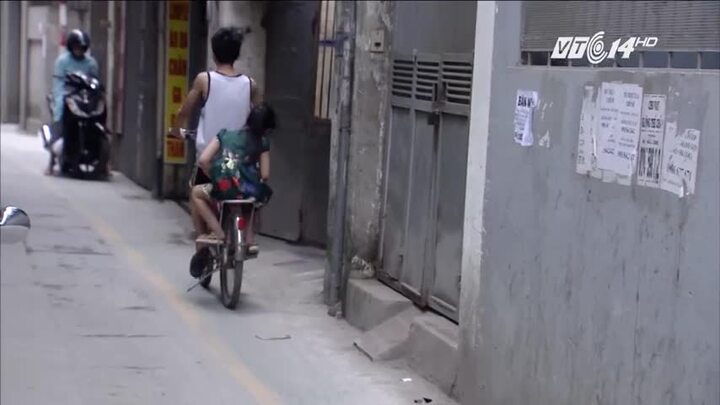 Hà Nội xóa làn đường đi bộ dành cho học sinh vì… chưa xin phép