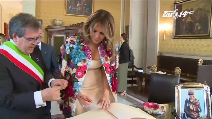 Bà Trump diện áo khoác kiêu sa có giá bằng thu nhập 1 năm của người Mỹ