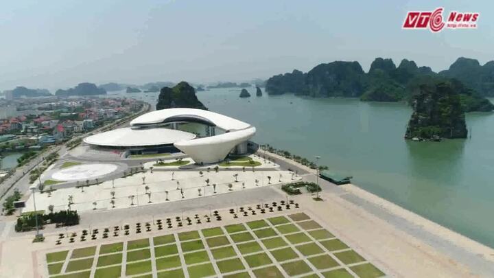 Video: Chiêm ngưỡng những 'kỳ quan' của TP Hạ Long từ flycam với độ cao 300m