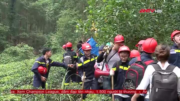 Video: Trẻ em băng rừng, lội suối học kỹ năng sinh tồn trong rừng sâu