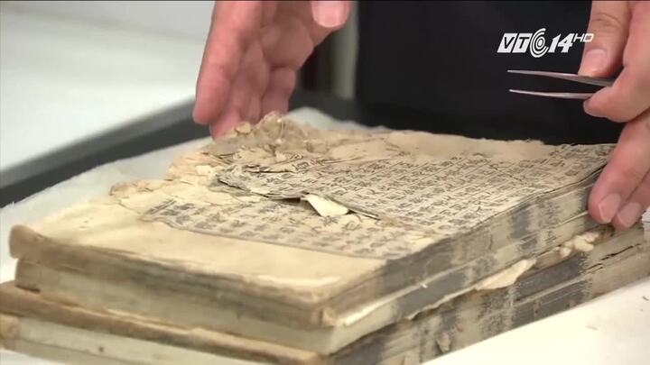 Công nghệ nào giúp Trung Quốc bảo tồn sách cổ?