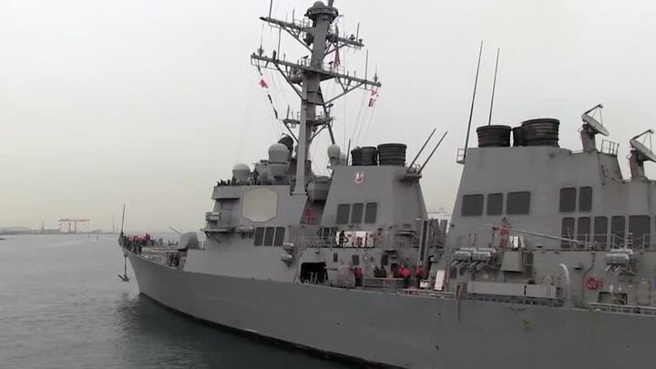 Video: Cận cảnh tàu khu trục USS Fitzgerald tối tân của Hải quân Mỹ