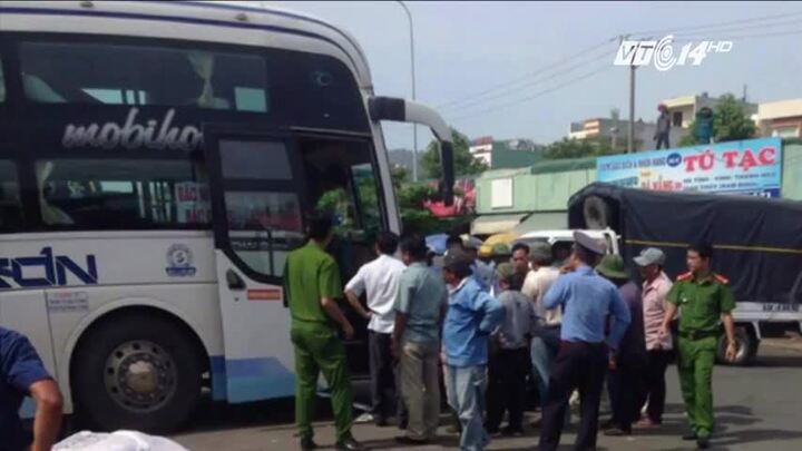 Nam thanh niên chết trên xe giường nằm, hàng chục hành khách không hề hay biết