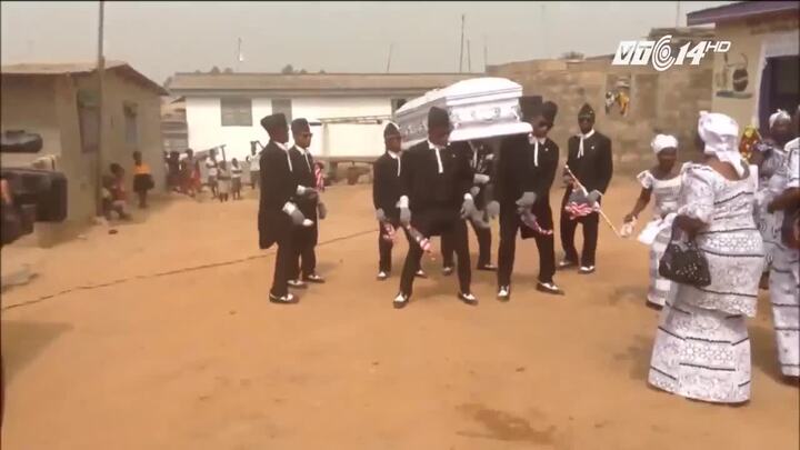 Lạ lùng nơi người dân vác quan tài nhảy múa để đám tang... vui hơn