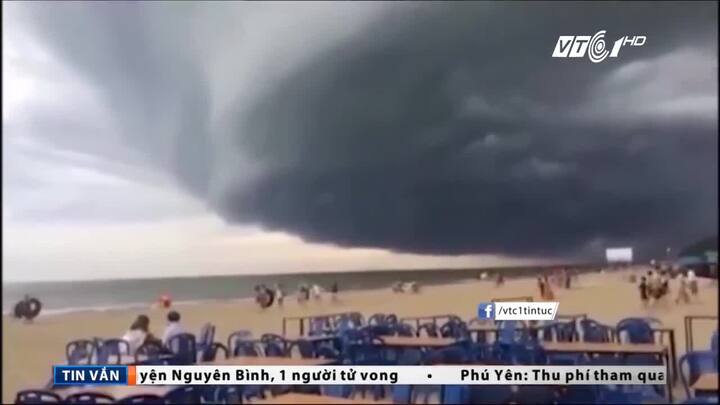 Đám mây khổng lồ đen kịt trên biển Sầm Sơn: Chuyên gia lý giải