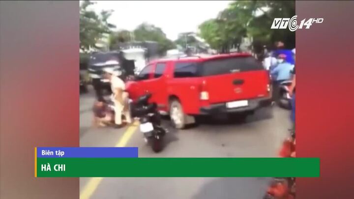 Ô tô lao vào CSGT giải cứu xe gây tai nạn như phim hành động