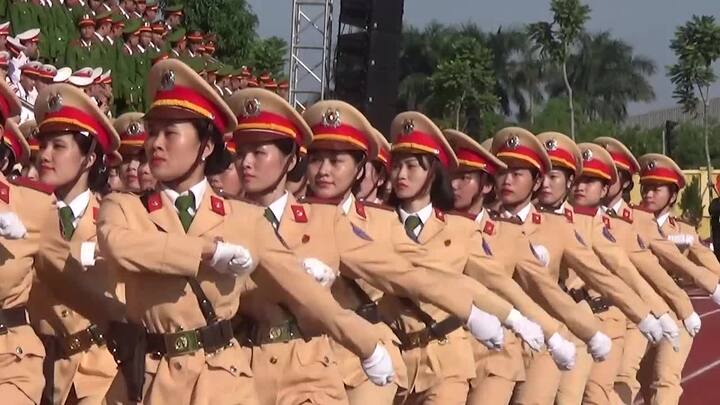 Đã mắt xem màn diễu binh của các 'bông hồng' CSGT, CSCĐ trong lễ khai giảng