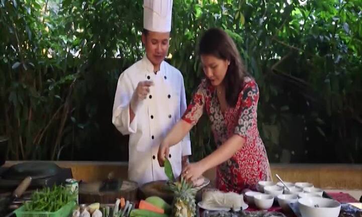 Mực nháy hấp lá lốt đơn giản, lạ miệng