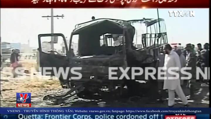 Video: Hiện trường kinh hoàng vụ đánh bom xe ở Pakistan khiến 28 người thương vong