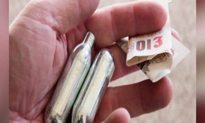 Video: Cô gái bị liệt thần kinh vì hít 360 quả 'bóng cười' mỗi tuần