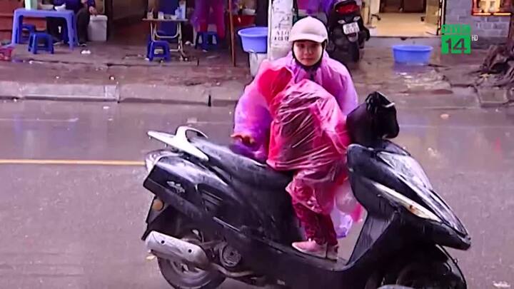 Thời trang đi học của trẻ em Hà Nội trong ngày rét hại dưới 10 độ C