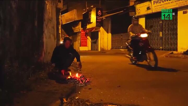 Video: Khuyến cáo không đốt lửa trên hè phố để chống rét