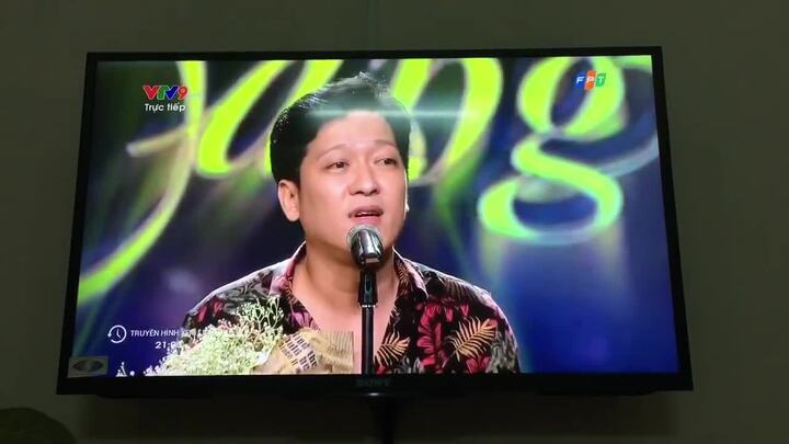 Video toàn cảnh Trường Giang cầu hôn Nhã Phương trên sóng trực tiếp gây bão dư luận