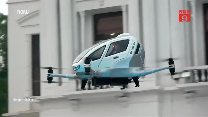 Taxi bay không người lái của Trung Quốc chở hành khách đầu tiên