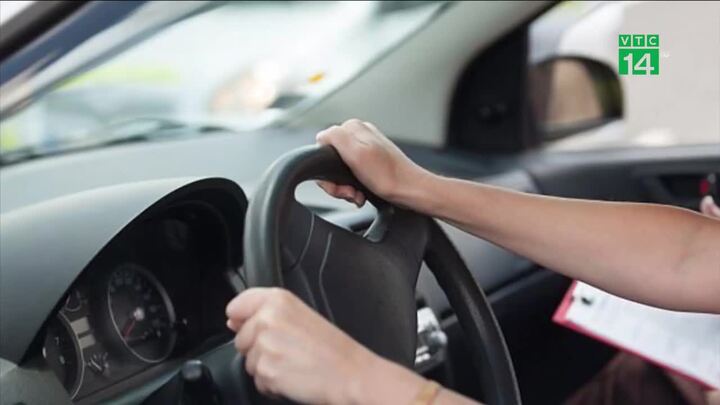 Quá sợ khi thi bằng lái xe, một phụ nữ đột tử ngay trên ghế lái