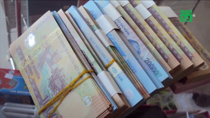 Đổi tiền lẻ, tiền mới dịp Tết: Vi phạm pháp luật vẫn nhộn nhịp