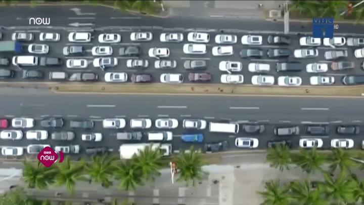 Choáng ngợp cảnh hơn 10.000 xe mắc kẹt vì sương mù ở Trung Quốc