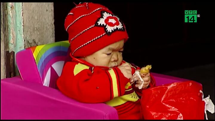 Cô gái Thái Nguyên 28 tuổi mang hình hài của đứa trẻ lên 3