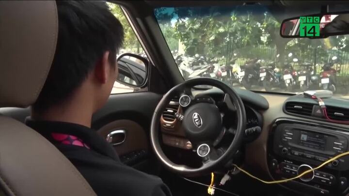 Nhóm kỹ sư 9X sáng chế phần mềm cho xe không người lái đầu tiên ở Việt Nam