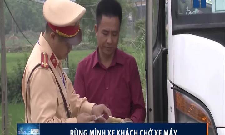 Ô tô chở xe máy không rút xăng, như để 'bom nổ chậm' trong khoang