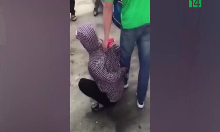 Clip: Cảnh sát Hà Nội đóng giả xe ôm Grab, bắt nhóm 'nữ quái' dàn cảnh móc túi