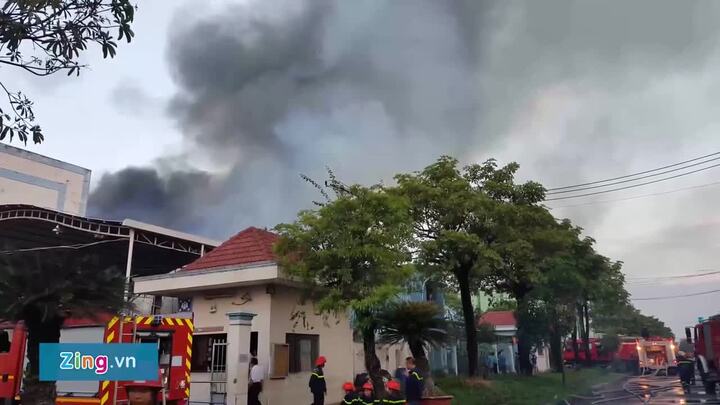 Video: Hơn 200 cảnh sát dập đám cháy ở KCN Vĩnh Lộc