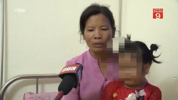 Bé 3 tuổi méo miệng do nghi bị đánh, cô giáo nói gì?