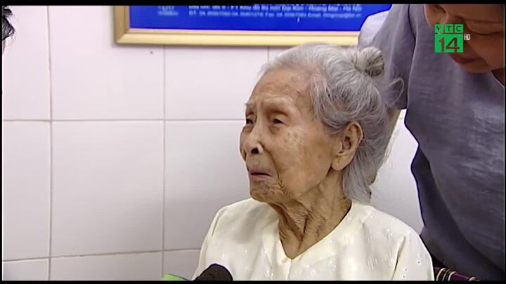 Hà Nội: Cụ bà phẫu thuật háng ở tuổi 103