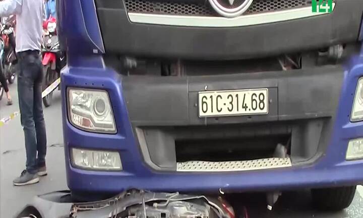 Clip: Toàn cảnh vụ tai nạn giao thông khiến thai nhi 7 tháng tuổi văng khỏi bụng mẹ