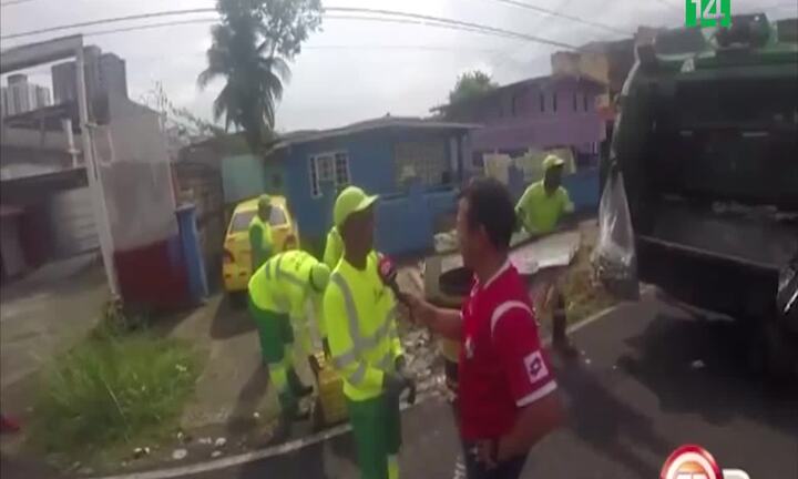 Video: Gặp gỡ trọng tài World Cup 2018 có nghề chính là công nhân thu gom rác