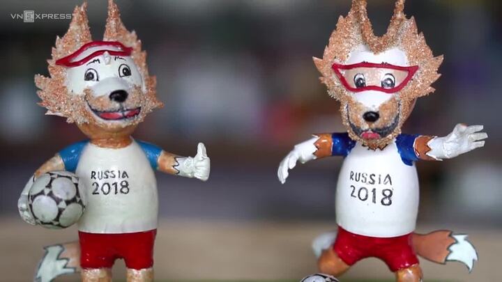 Thầy giáo tạo hình linh vật World Cup từ vỏ trứng