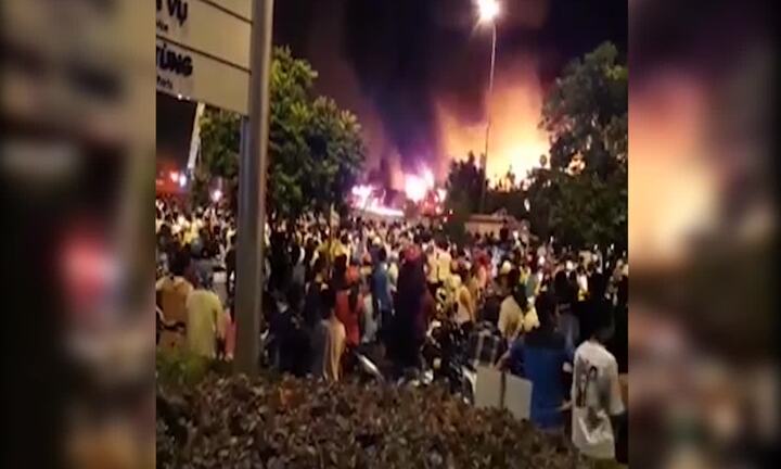 Clip: Cháy ngùn ngụt tại chợ Gạo ở Hưng Yên