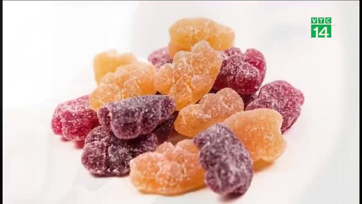 Ăn nhiều kẹo dẻo Vitamin bị ngộ độc, rụng tóc?