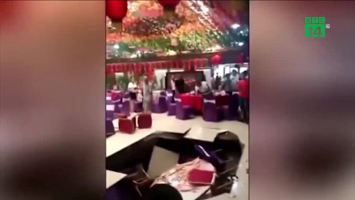 Đang ăn cỗ cưới, khách bị 'hố tử thần' nuốt chửng