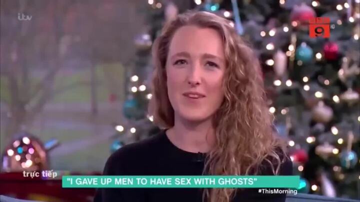 Cô gái Anh khẳng định từng quan hệ tình dục với ma khiến giới khoa học kinh ngạc