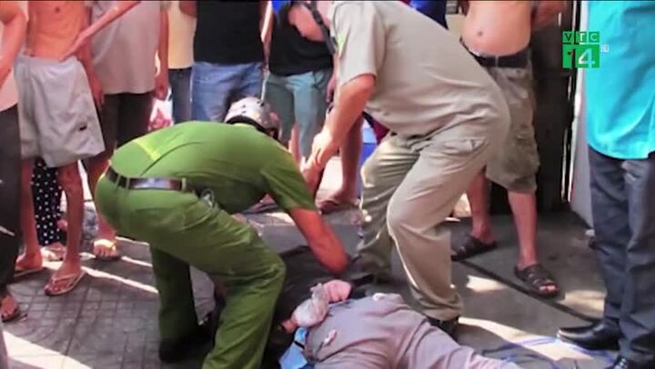 Tội phạm điên cuồng chống trả, cảnh sát trẻ nhiều lần phơi nhiễm HIV