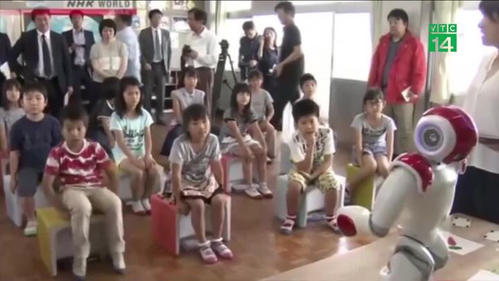 Cận cảnh robot dạy tiếng Anh ở Nhật Bản