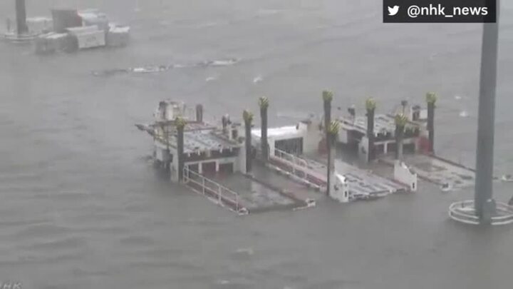 Sân bay Kansai Nhật Bản ngập trong biển nước khi siêu bão Jebi đổ bộ