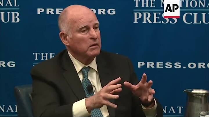 Thu nhập 4,6 tỷ đồng/năm, thống đốc lương cao nhất nước Mỹ dùng 1 đôi giày trong 25 năm