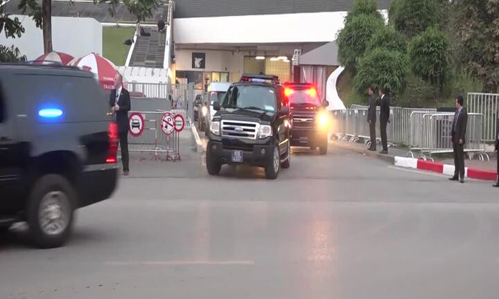 Clip: Đoàn xe đưa ông Trump rời khách sạn tới địa điểm gặp ông Kim Jong-un