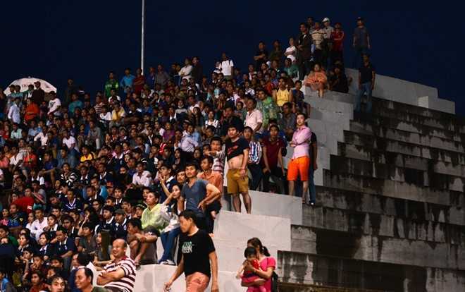 5 vạn khán giả Campuchia gợi nhớ 'chảo lửa' Mỹ Đình 2014