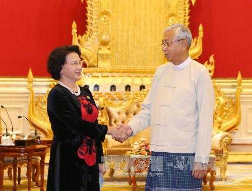 Chủ tịch Quốc hội gặp Tổng thống Myanmar và Chủ tịch Quốc hội Singapore